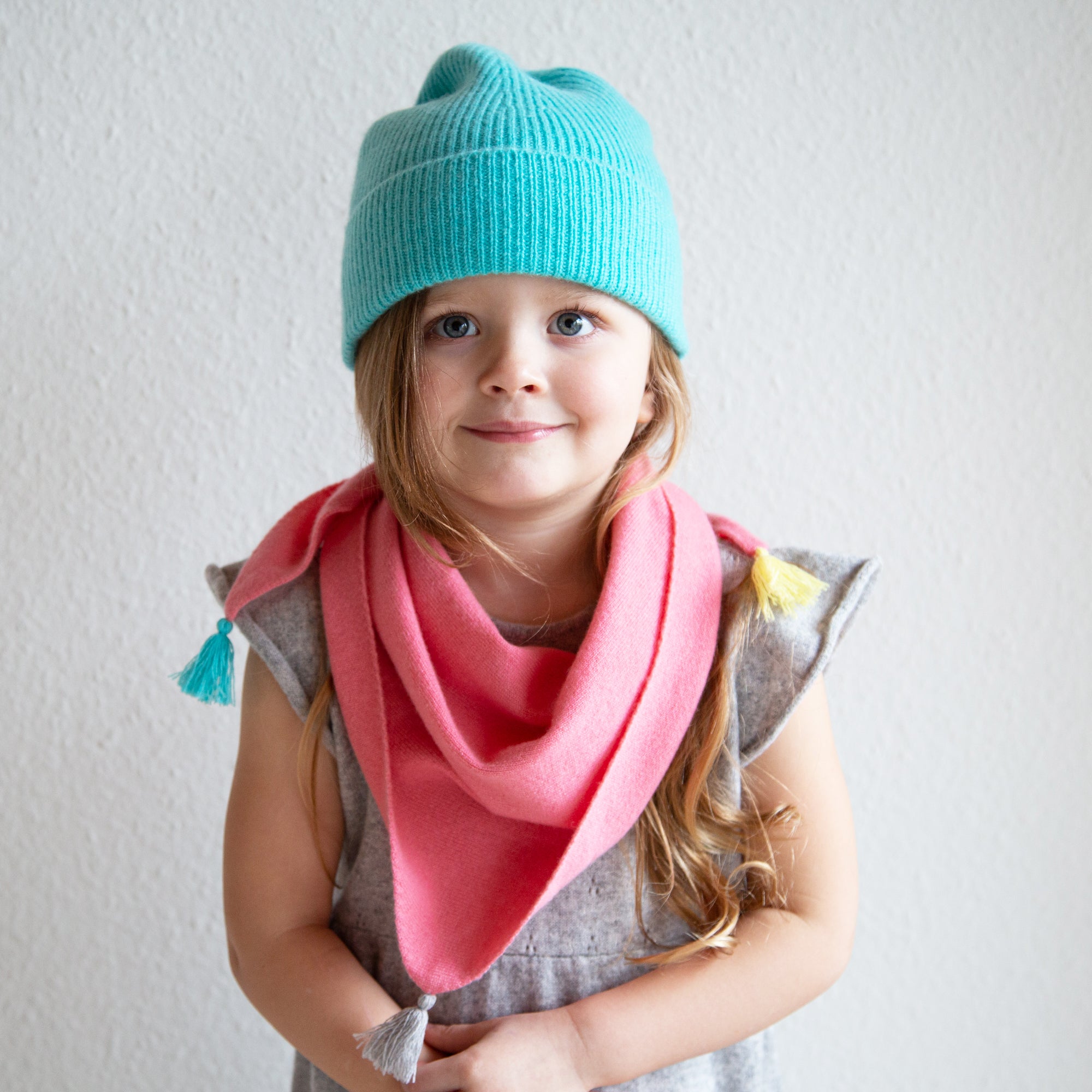 CLEO triangular scarf