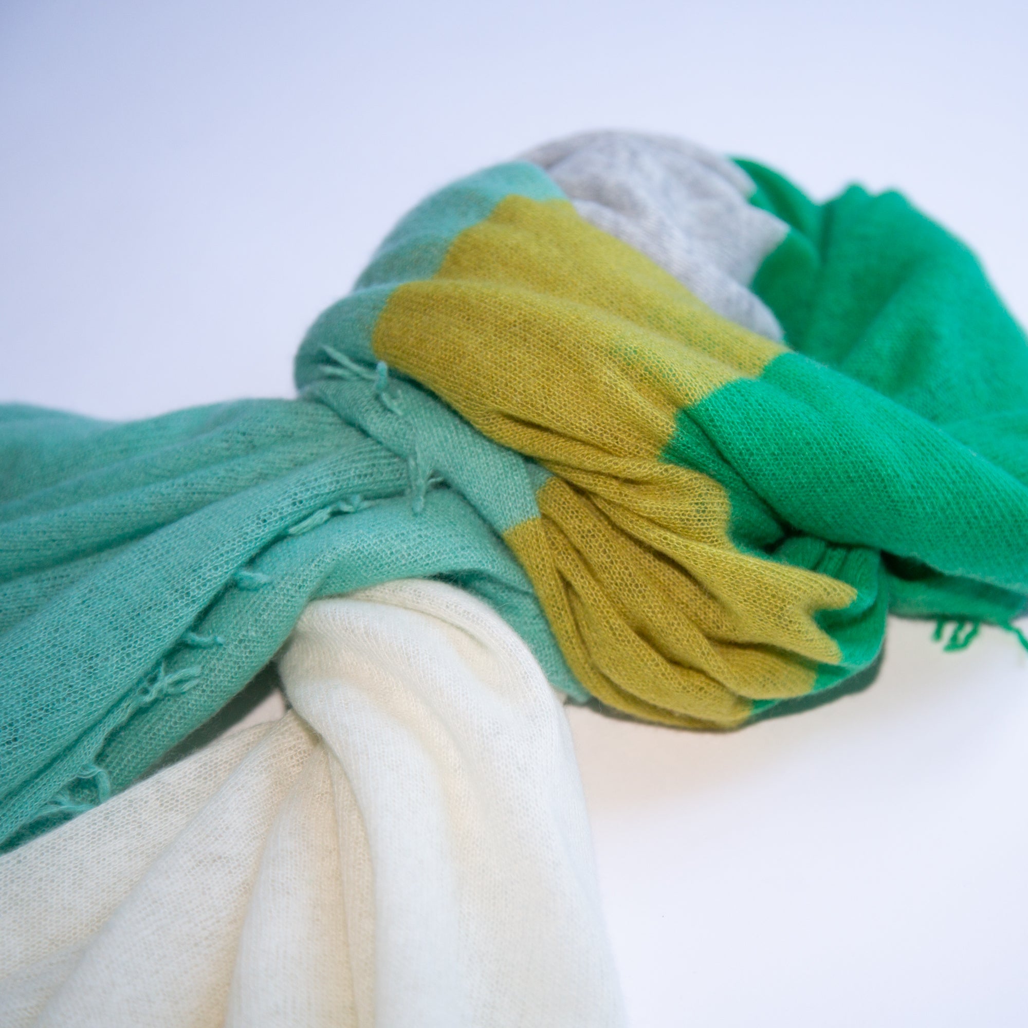 CAMILLE scarf with color block