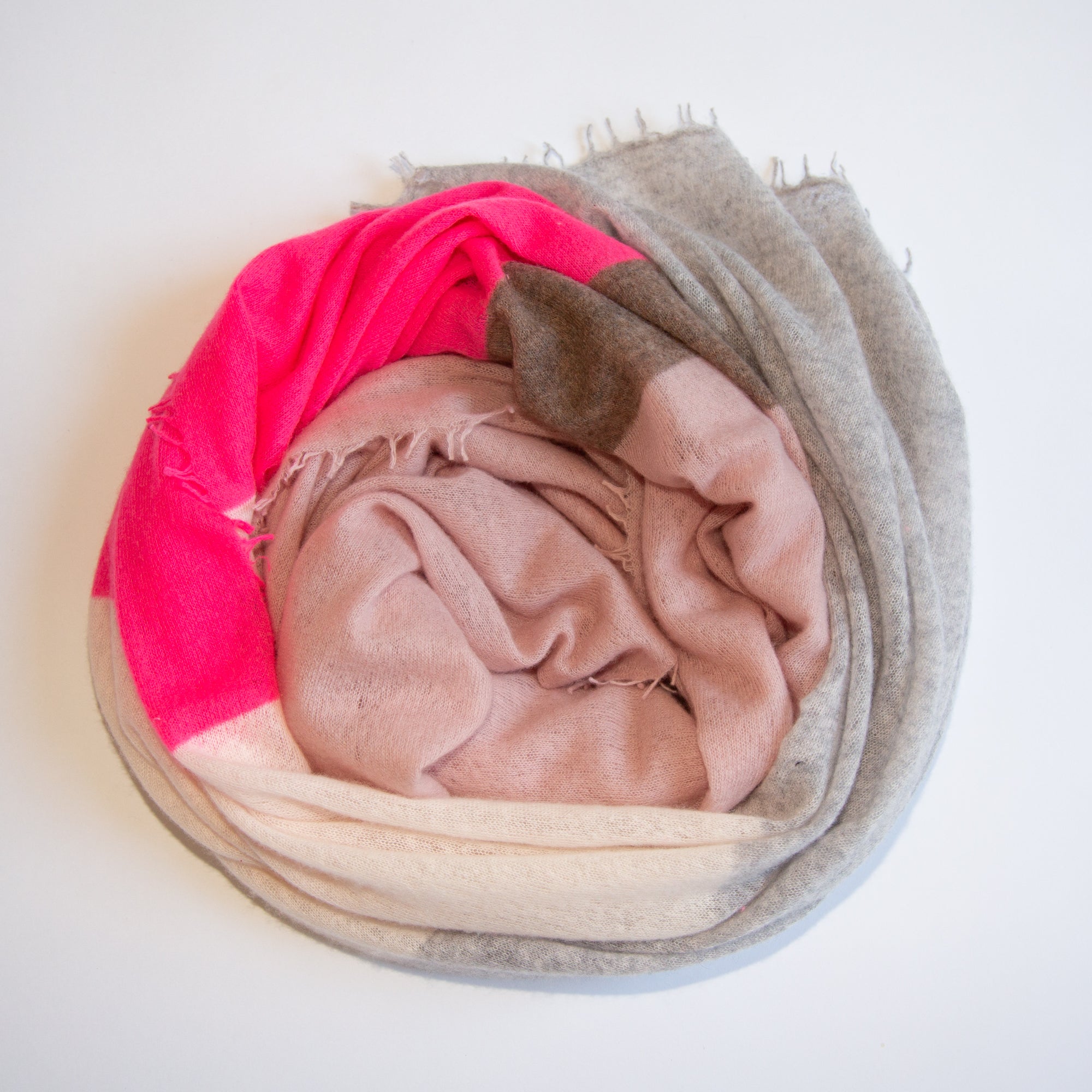 CAMILLE scarf with color block