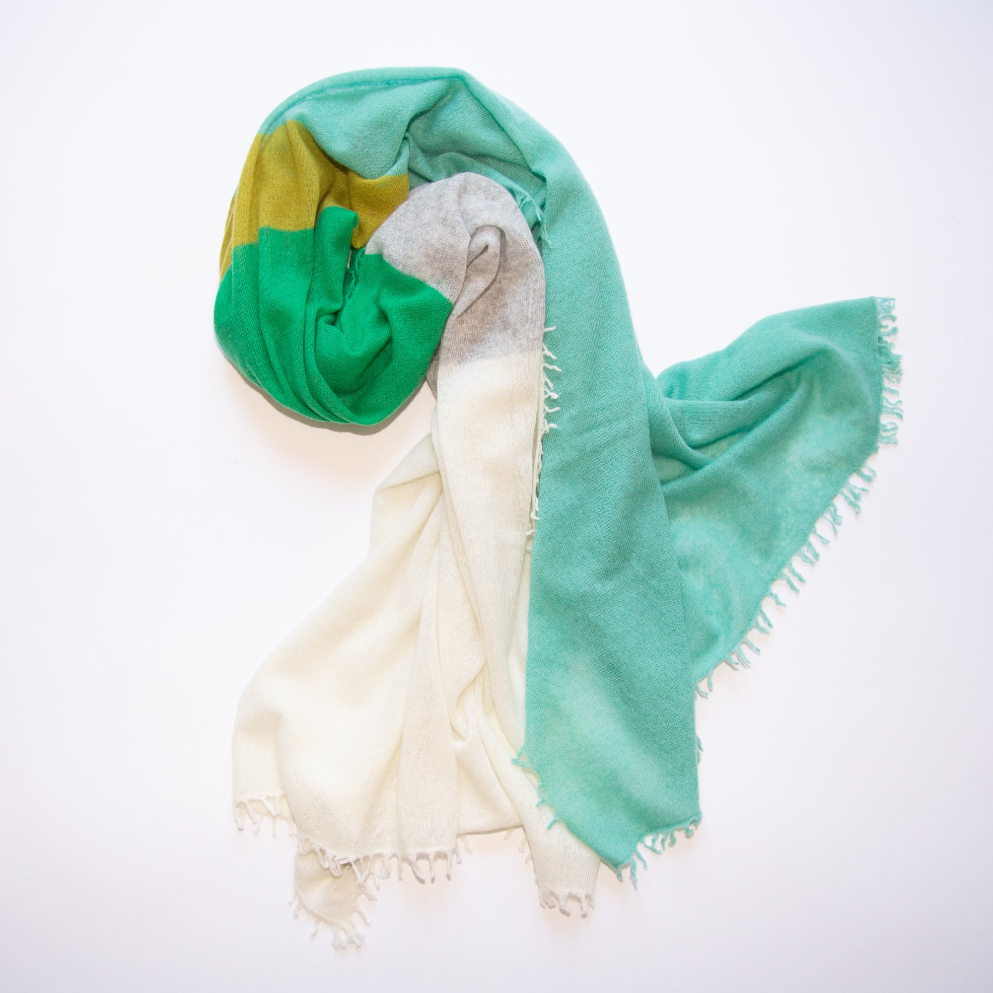 CAMILLE scarf with color block