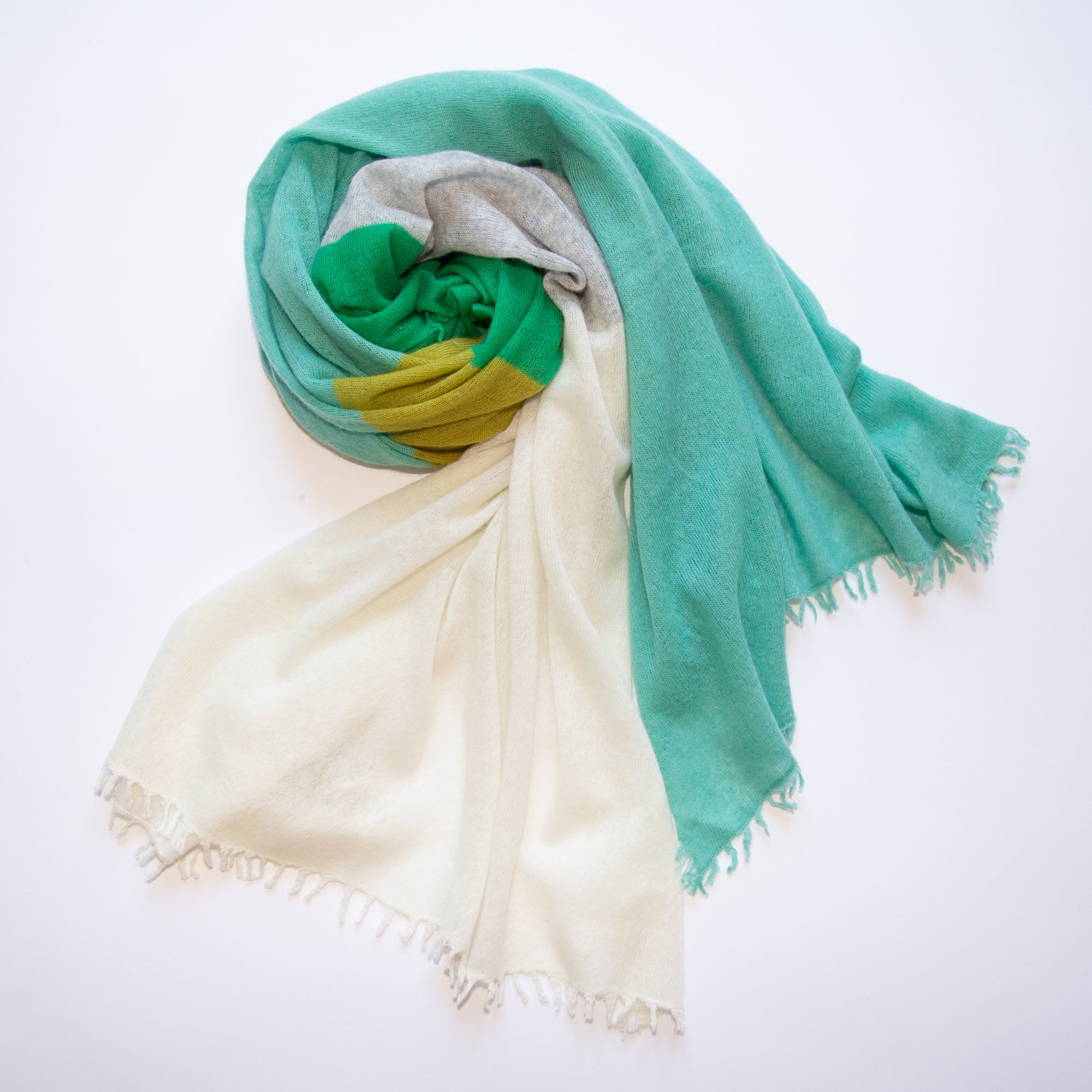 CAMILLE scarf with color block