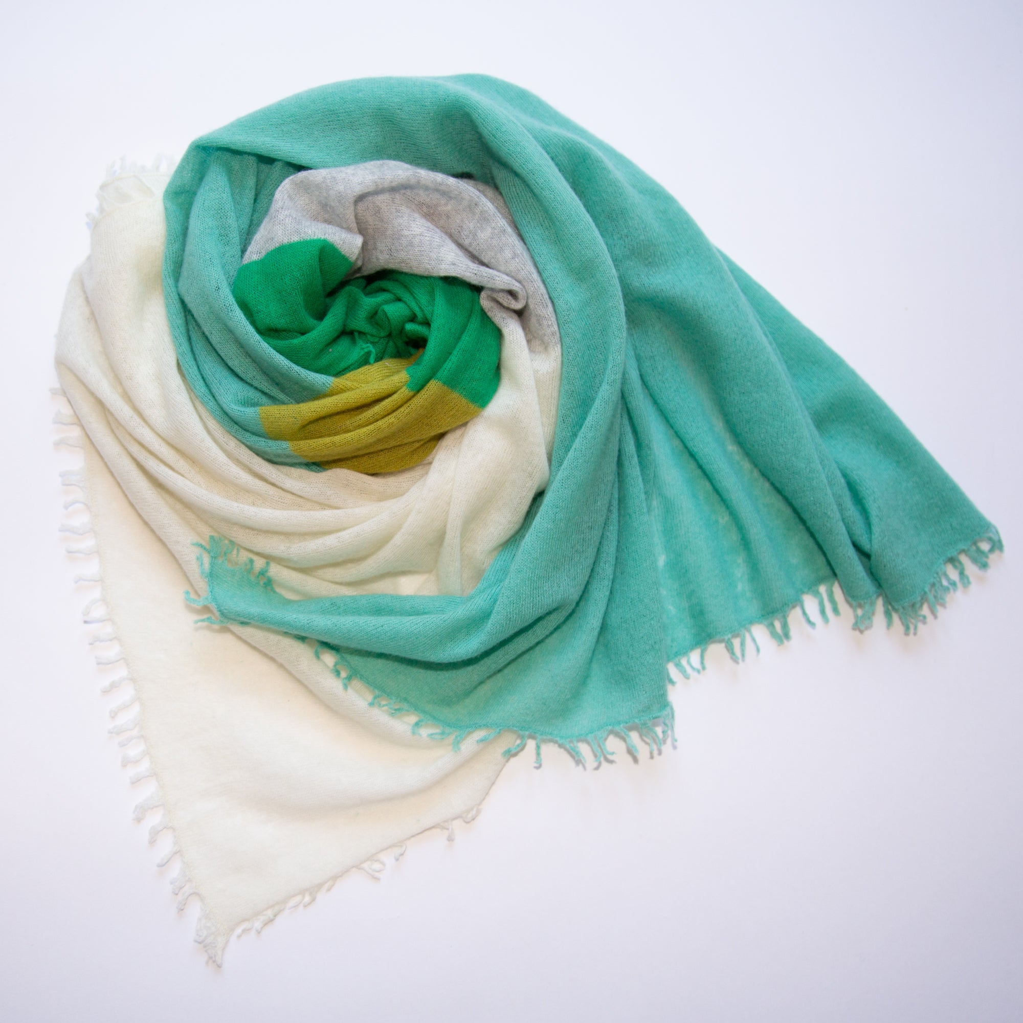 CAMILLE scarf with color block