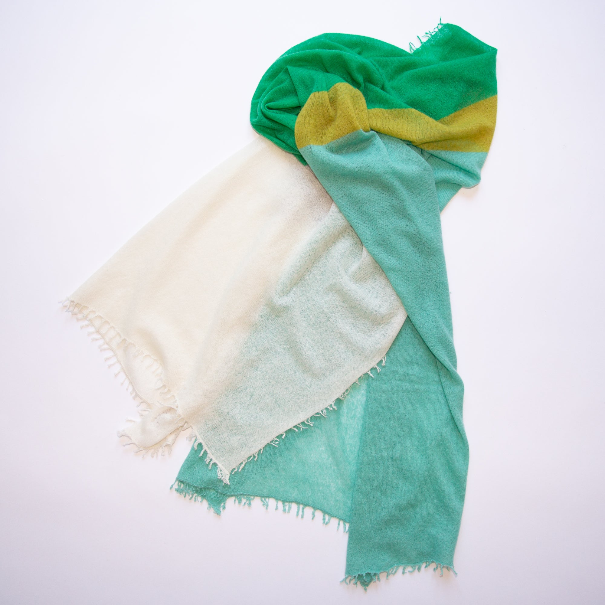 CAMILLE scarf with color block