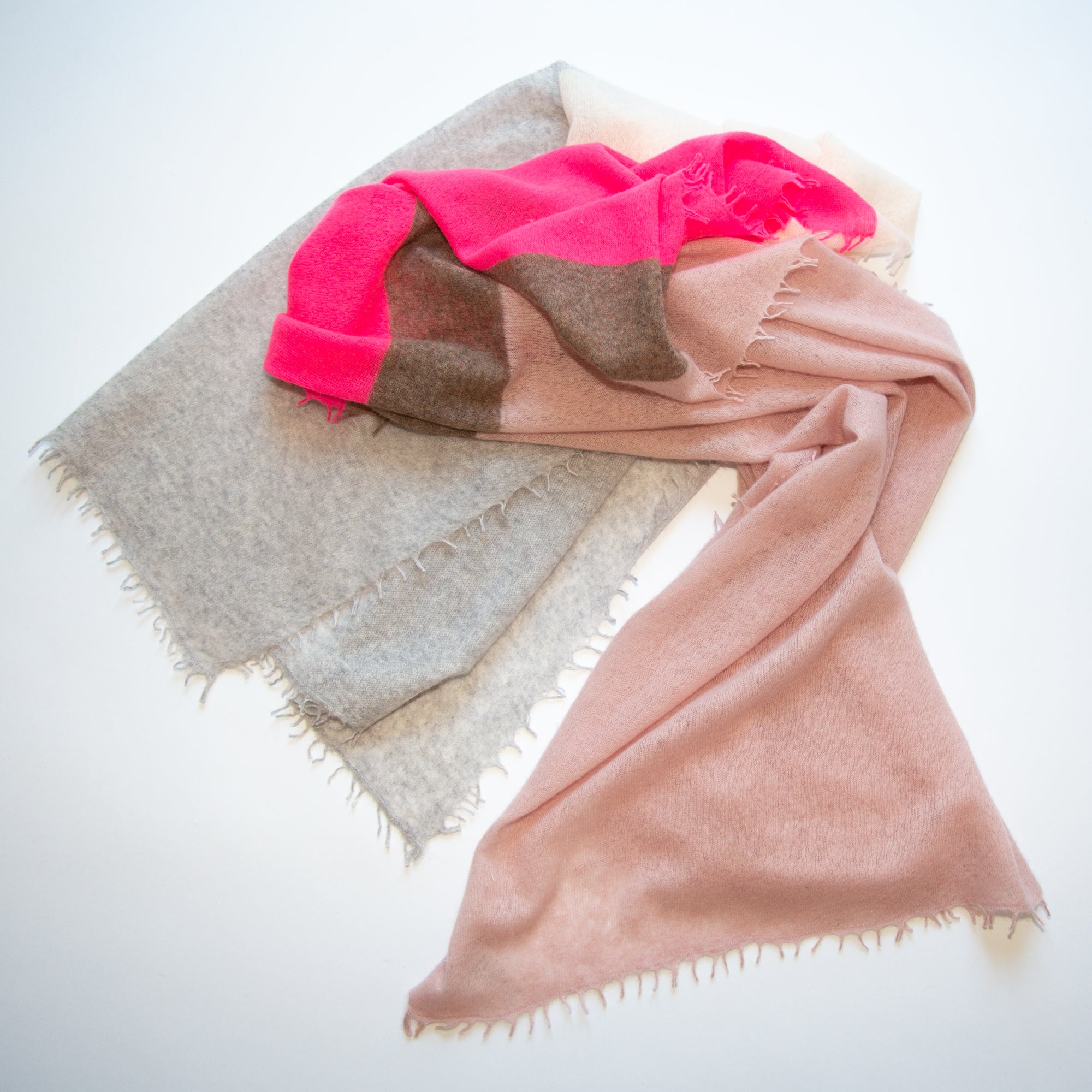 CAMILLE scarf with color block