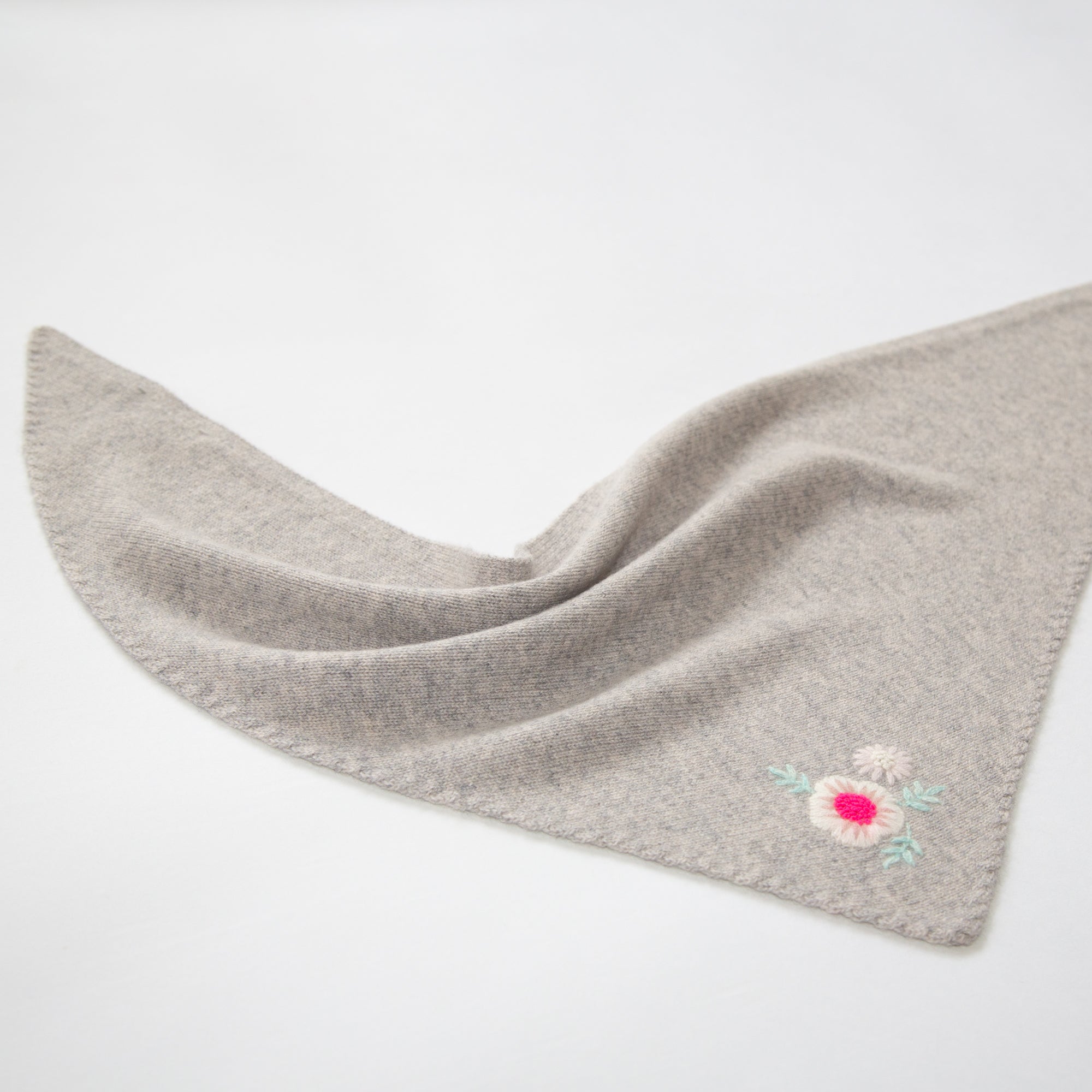 FLOWER triangular scarf