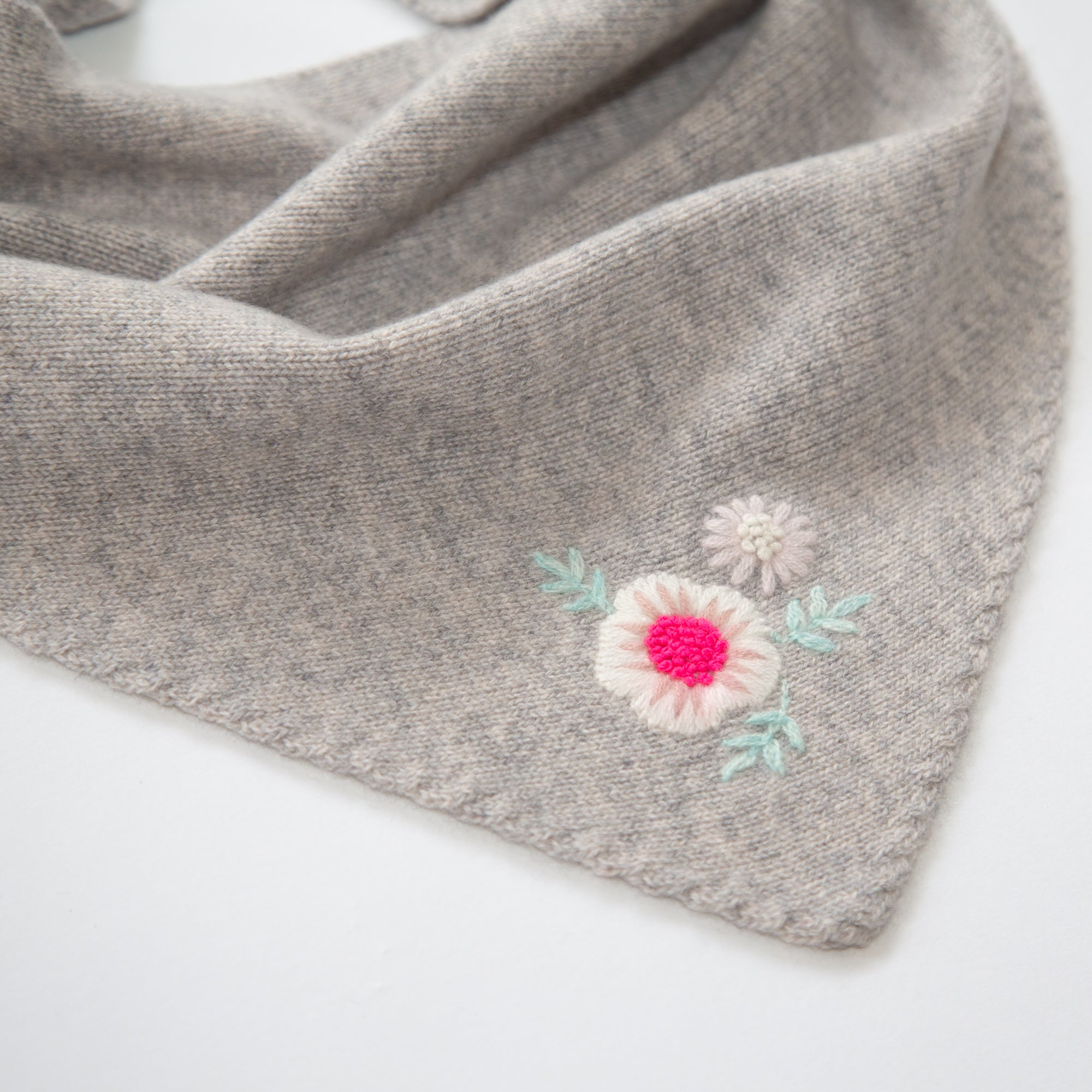 FLOWER triangular scarf