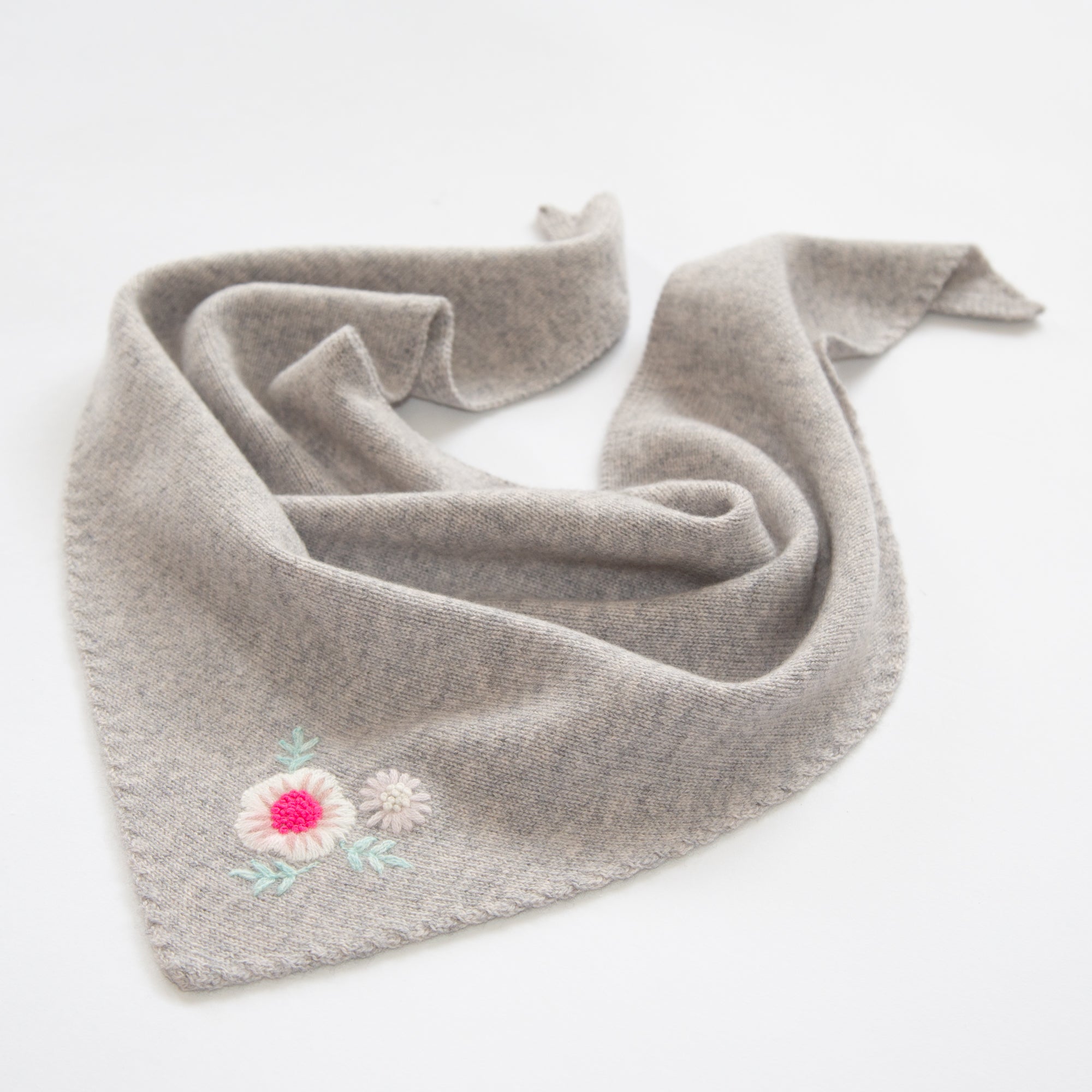 FLOWER triangular scarf