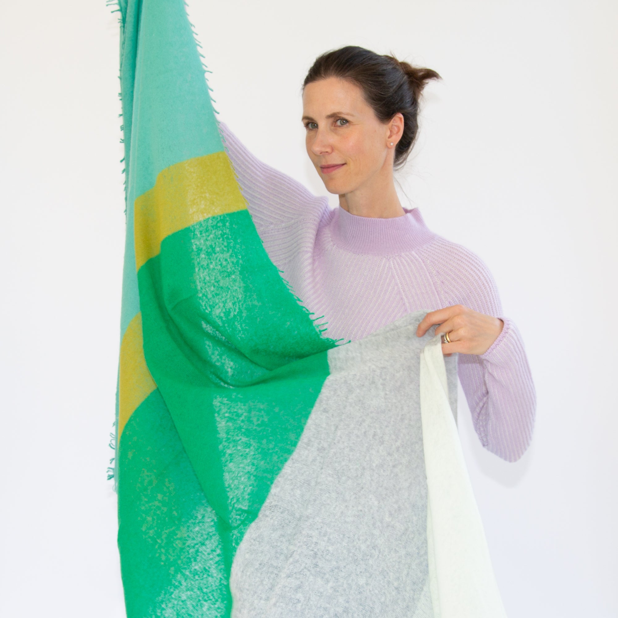 CAMILLE scarf with color block