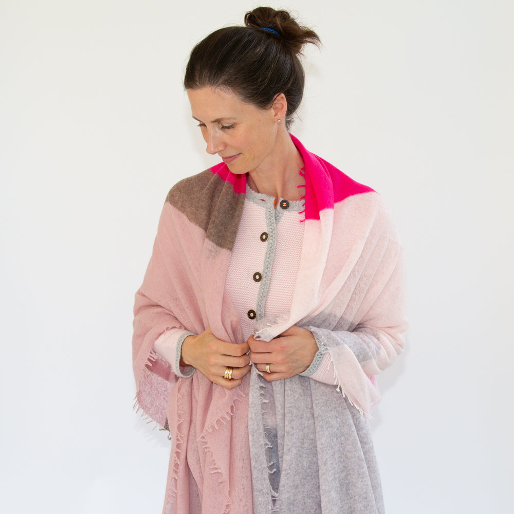 CAMILLE scarf with color block