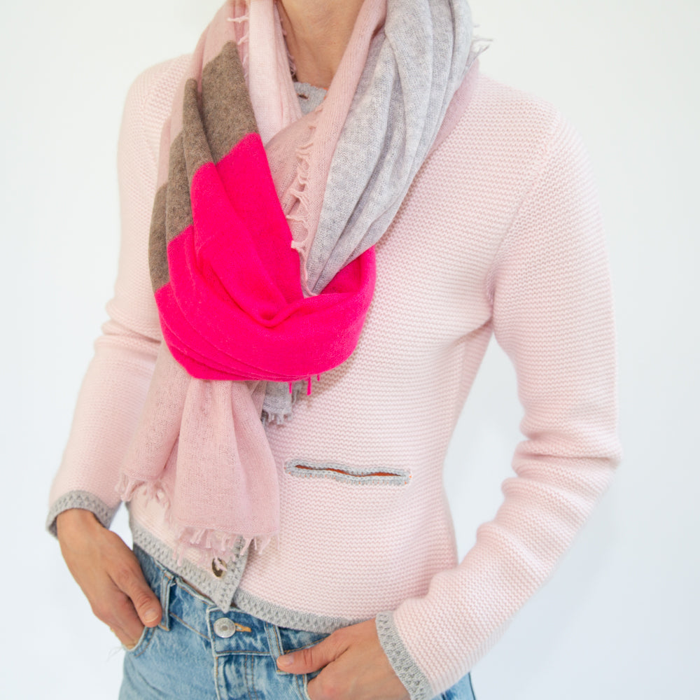 CAMILLE scarf with color block