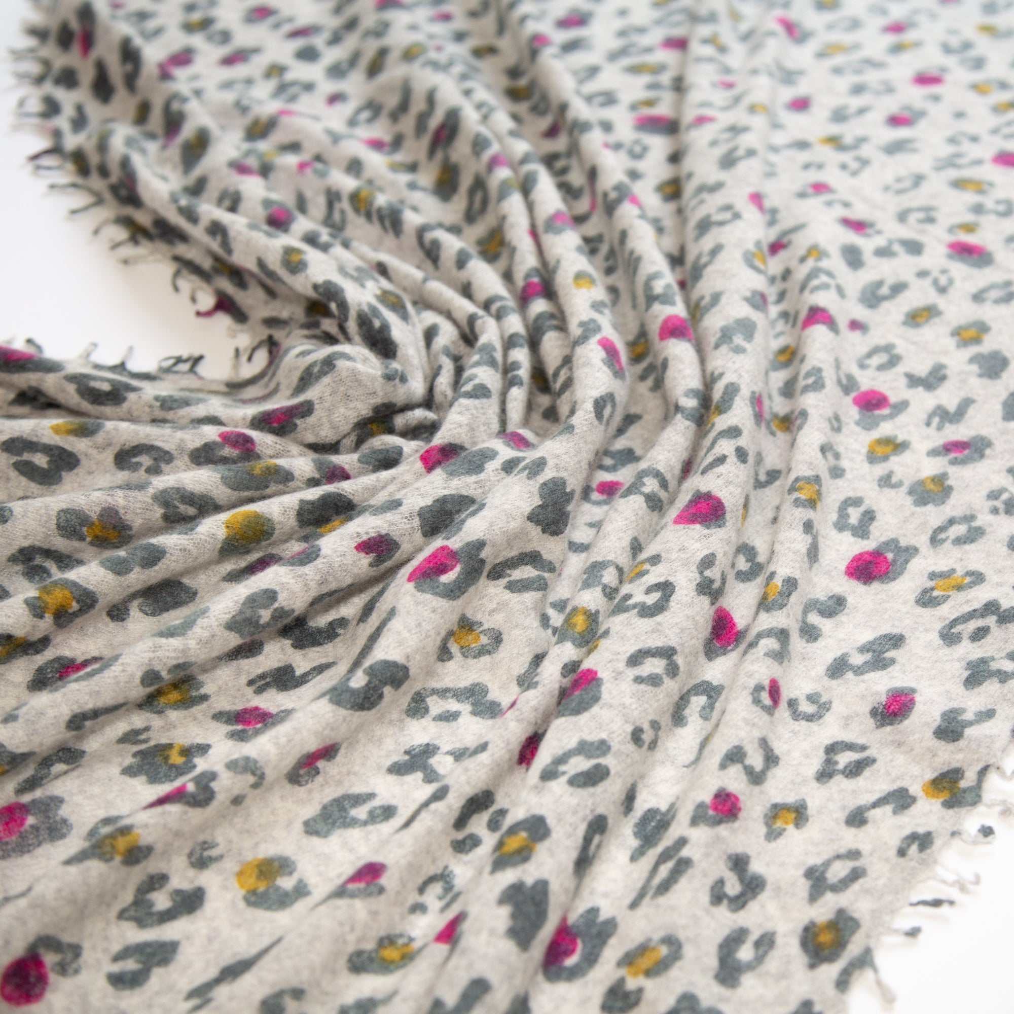 CAMILLE scarf with leopard print