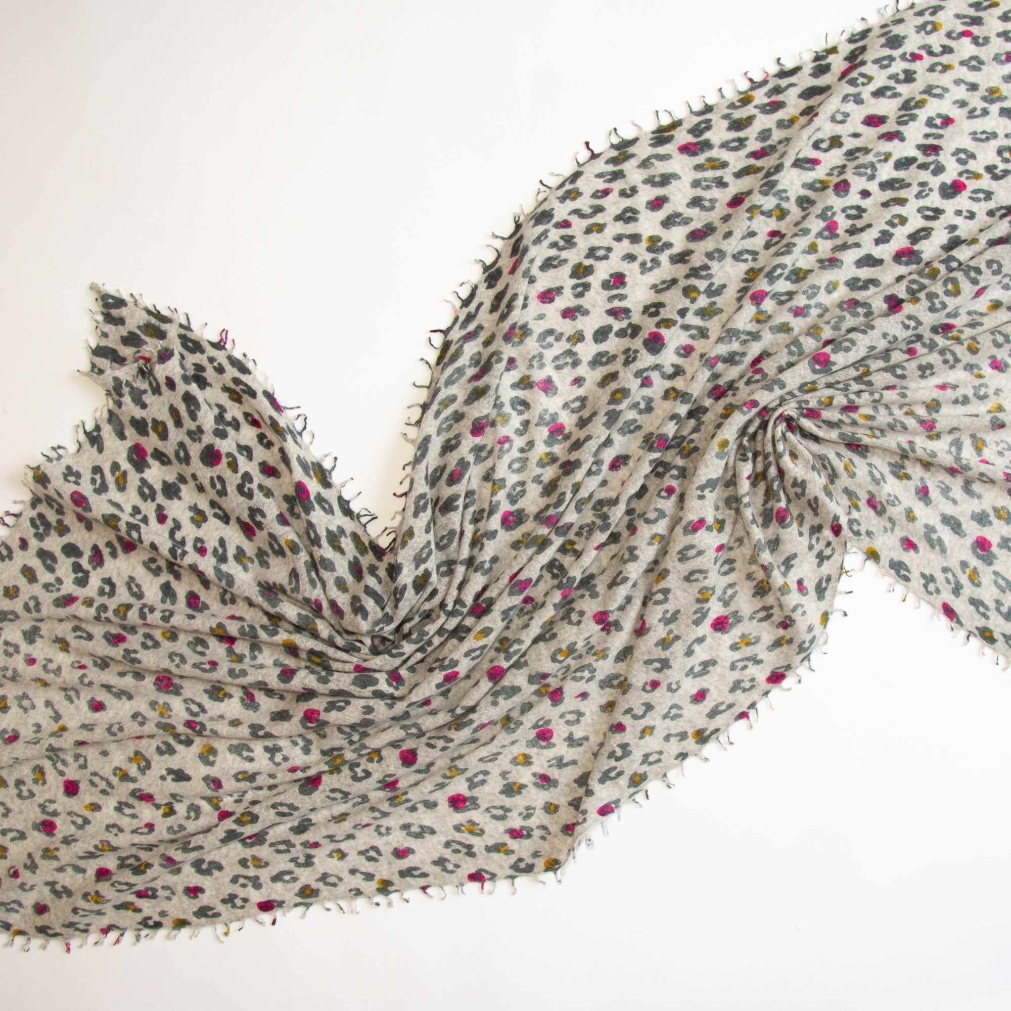 CAMILLE scarf with leopard print