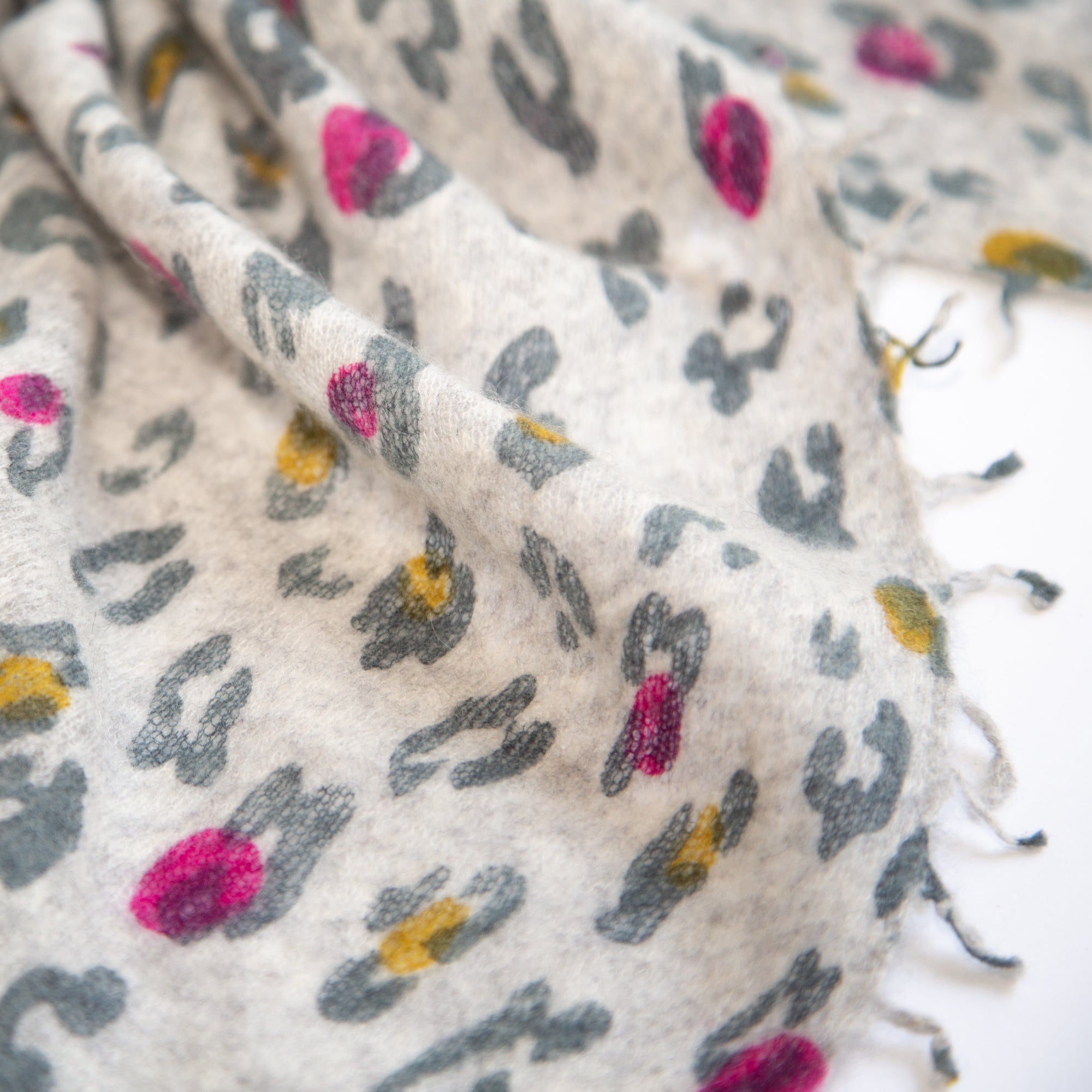 CAMILLE scarf with leopard print