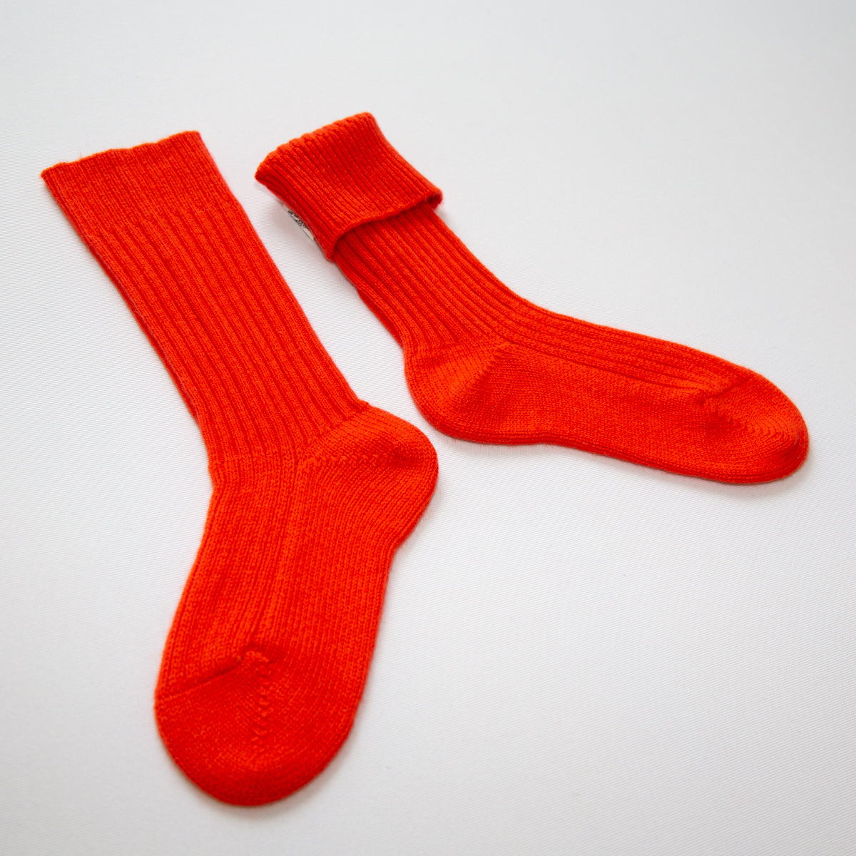 SOLID cashmere socks