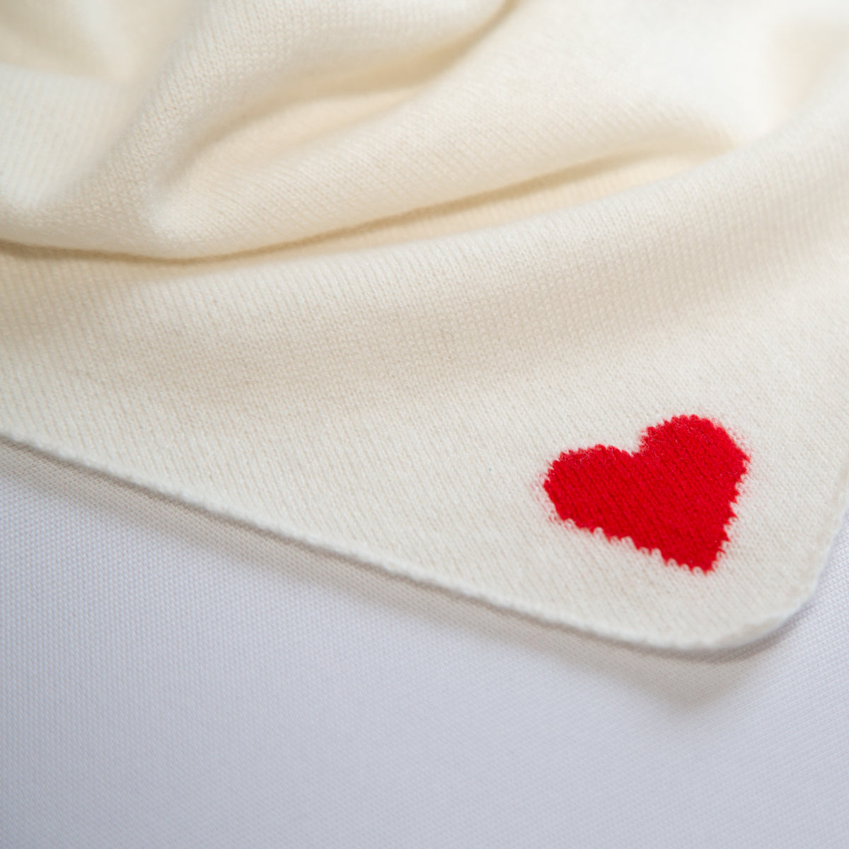 LITTLE HEART triangular scarf