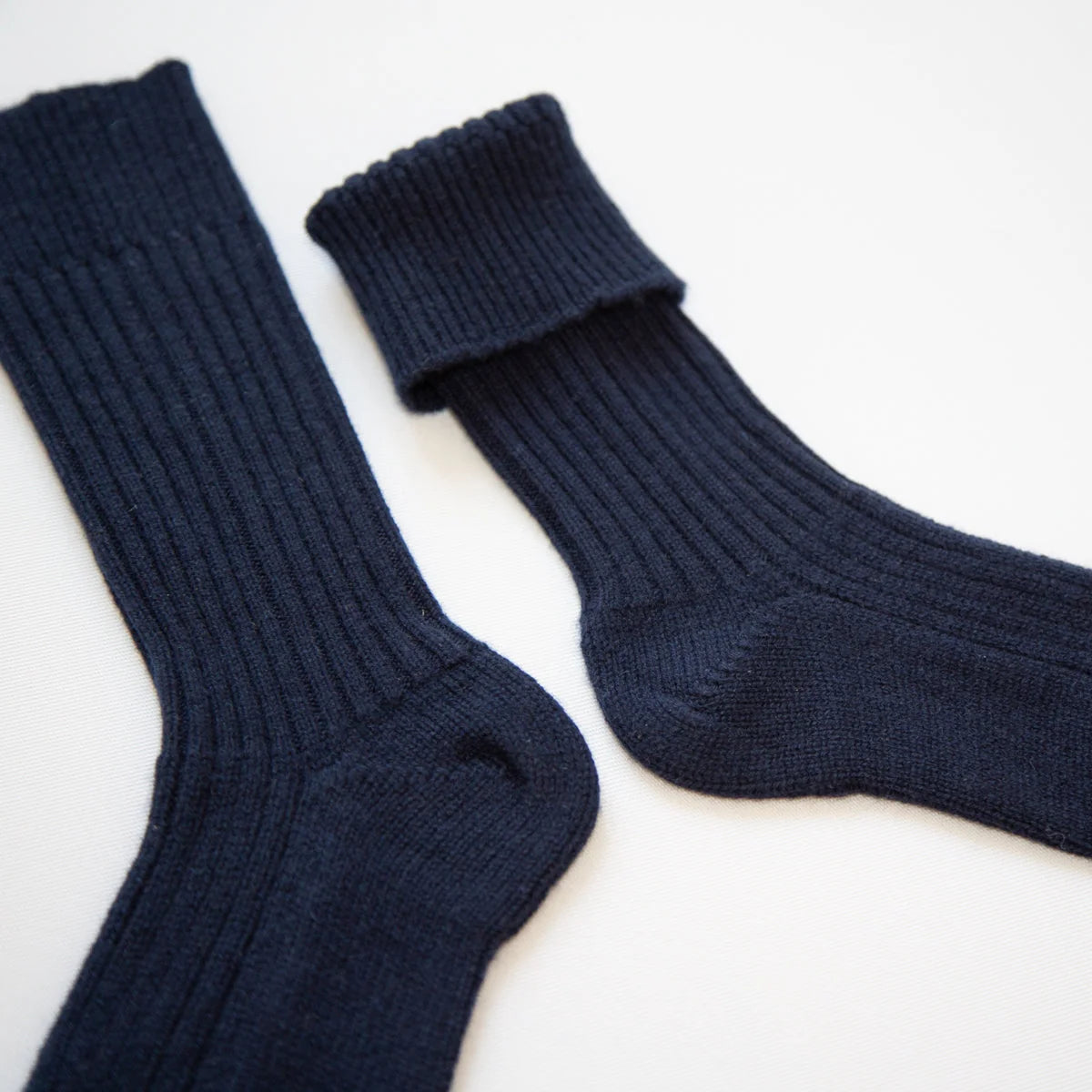 SOLID cashmere socks