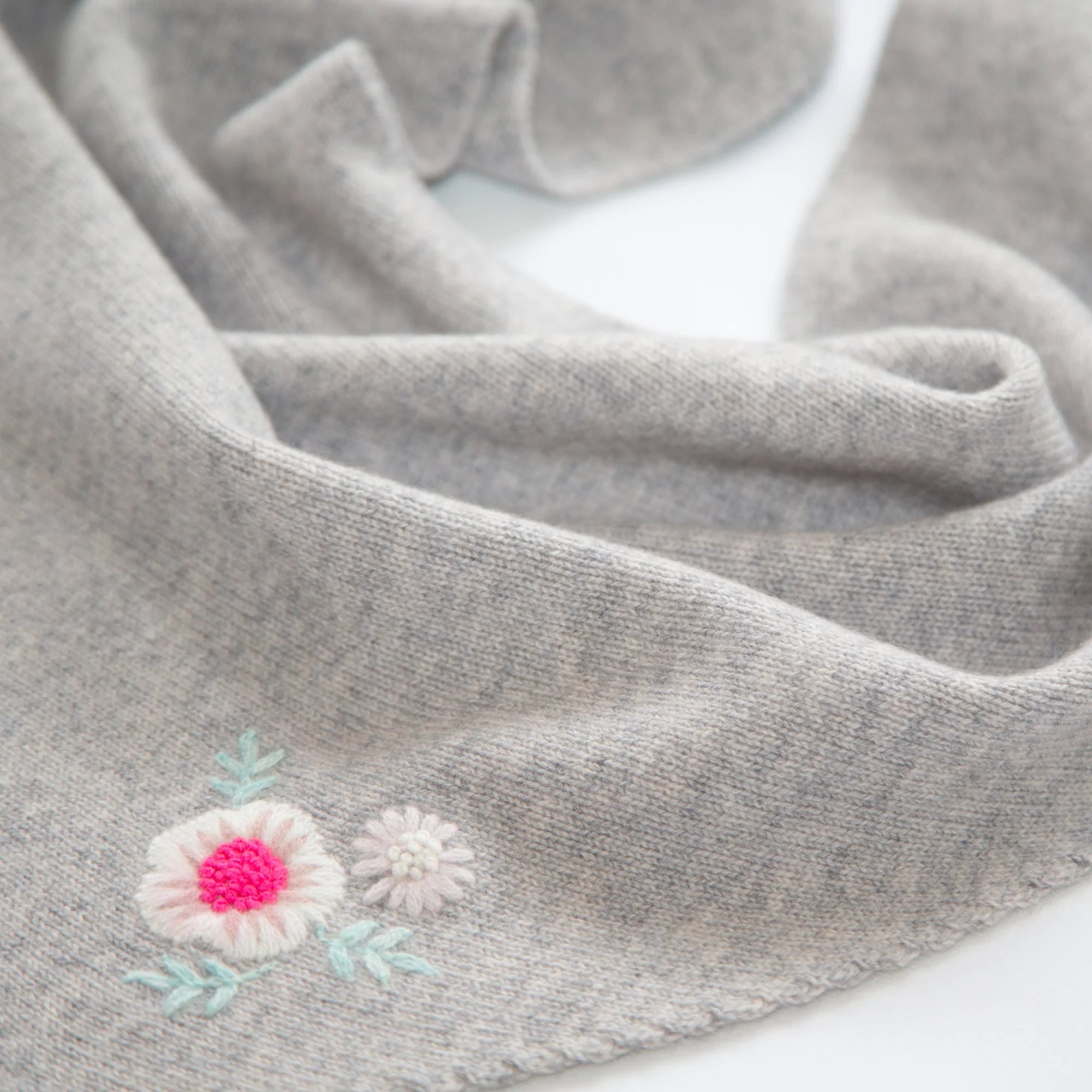 FLOWER triangular scarf