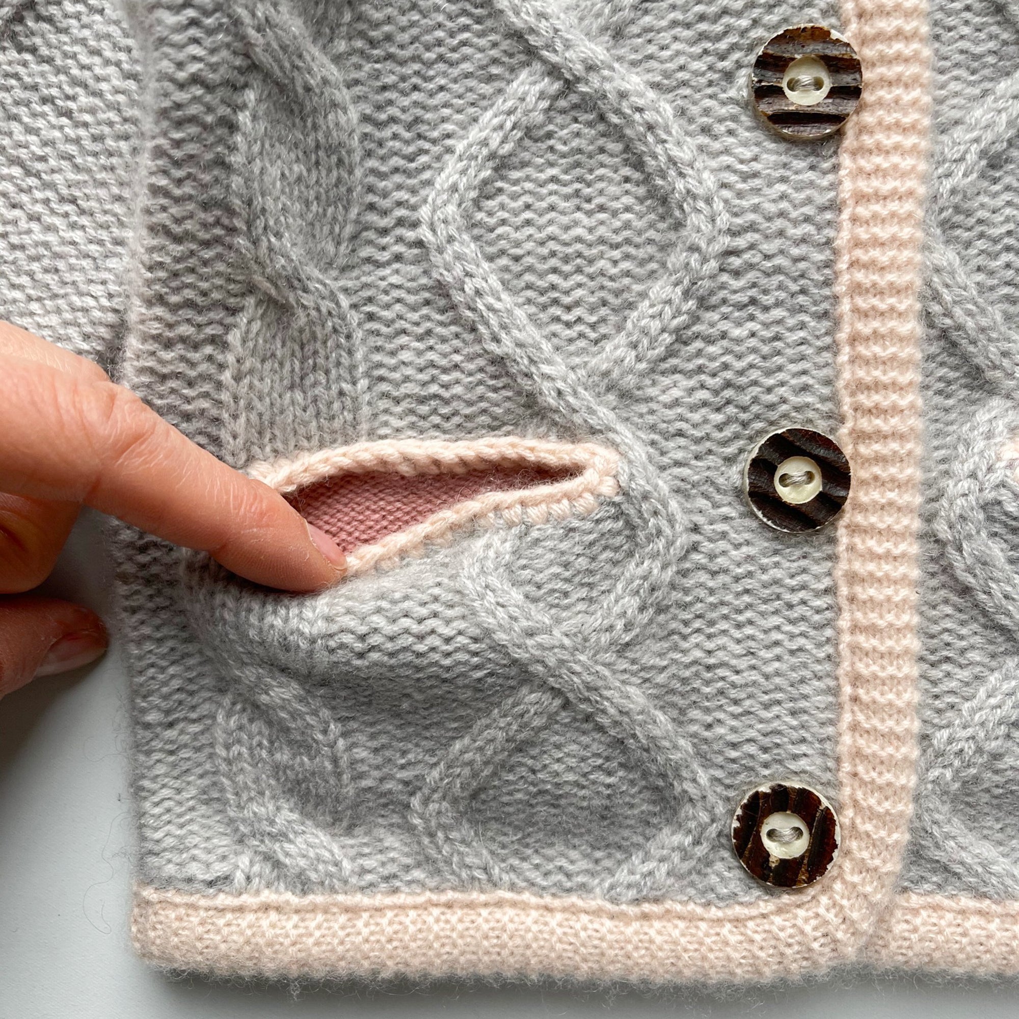 Trachten-Cardigan MAXI mit Aranmuster