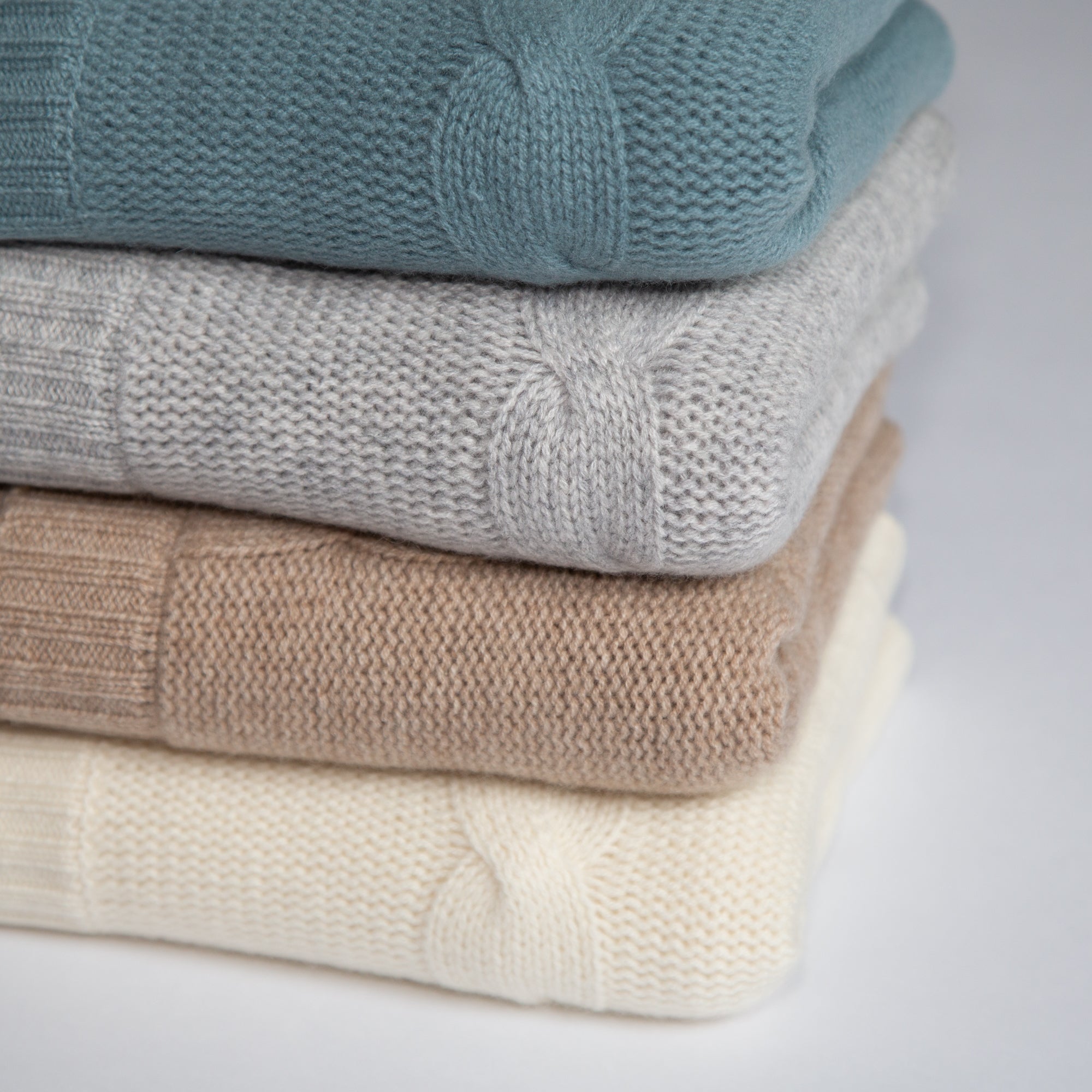 Babydecke JULES mit Zopfmuster