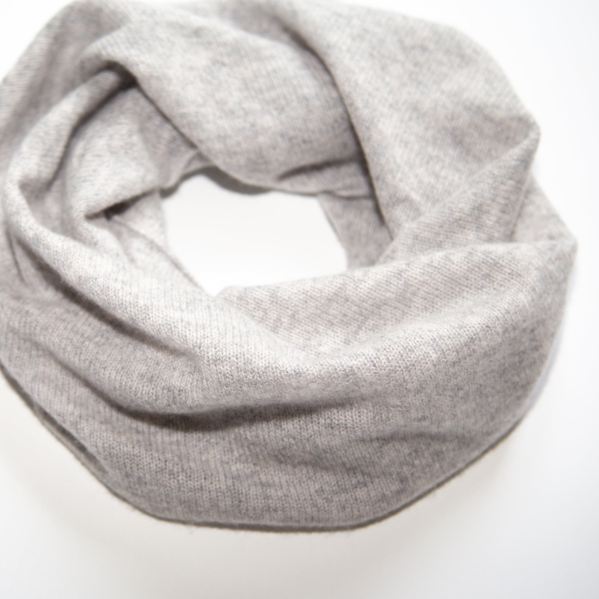 SASKIA W loop scarf