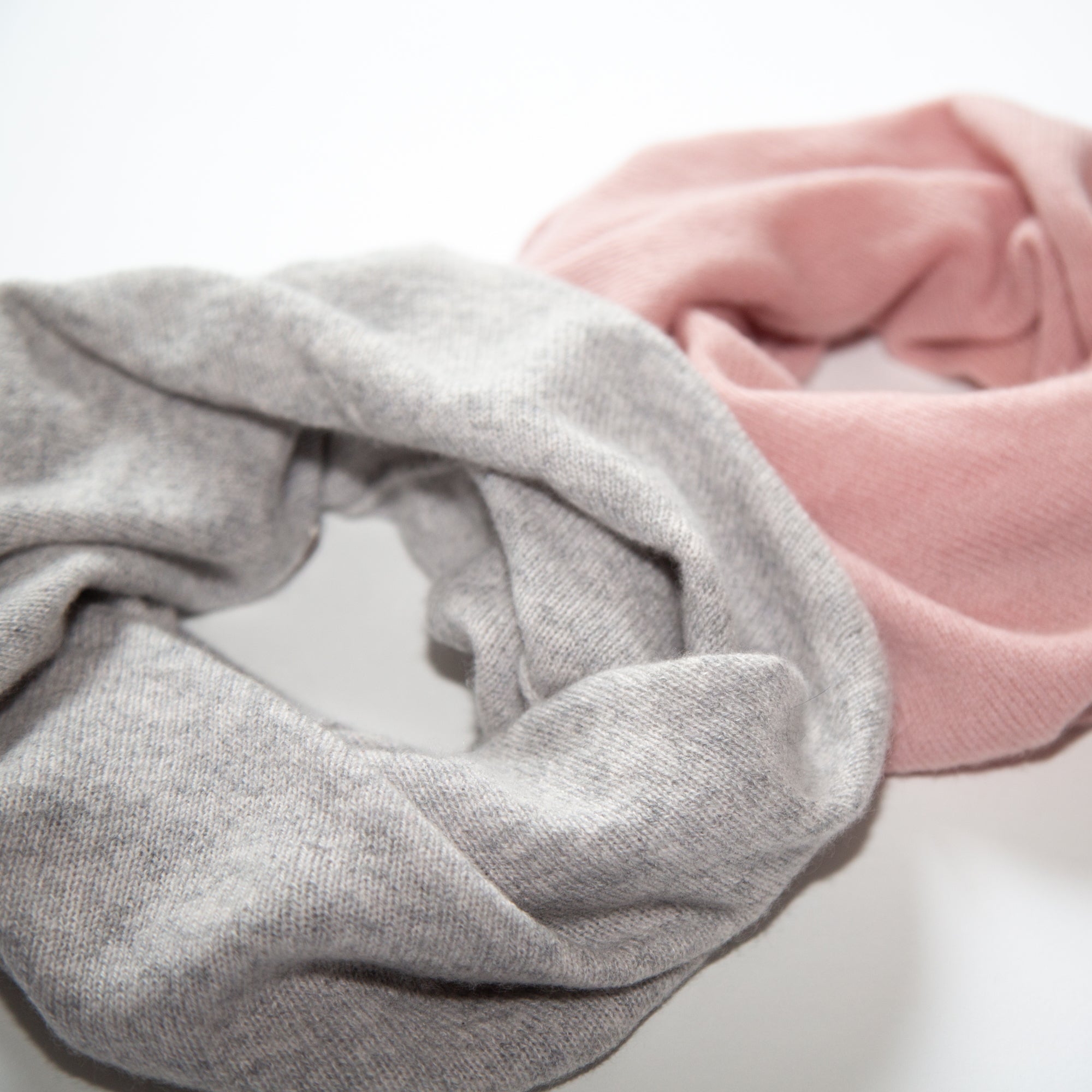 SASKIA W loop scarf