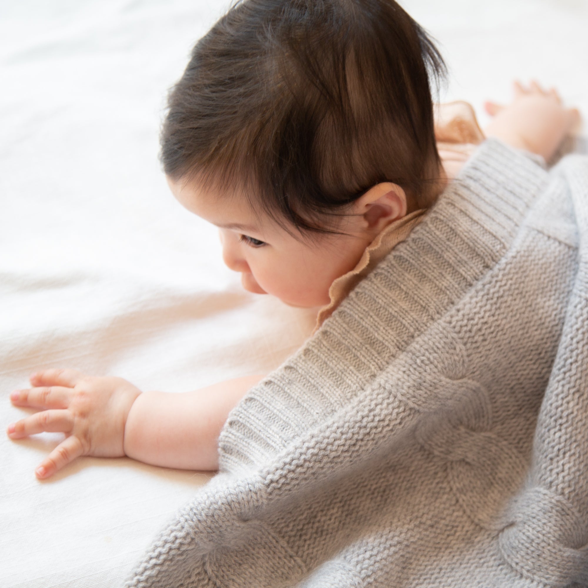 Baby blanket JULES with cable pattern