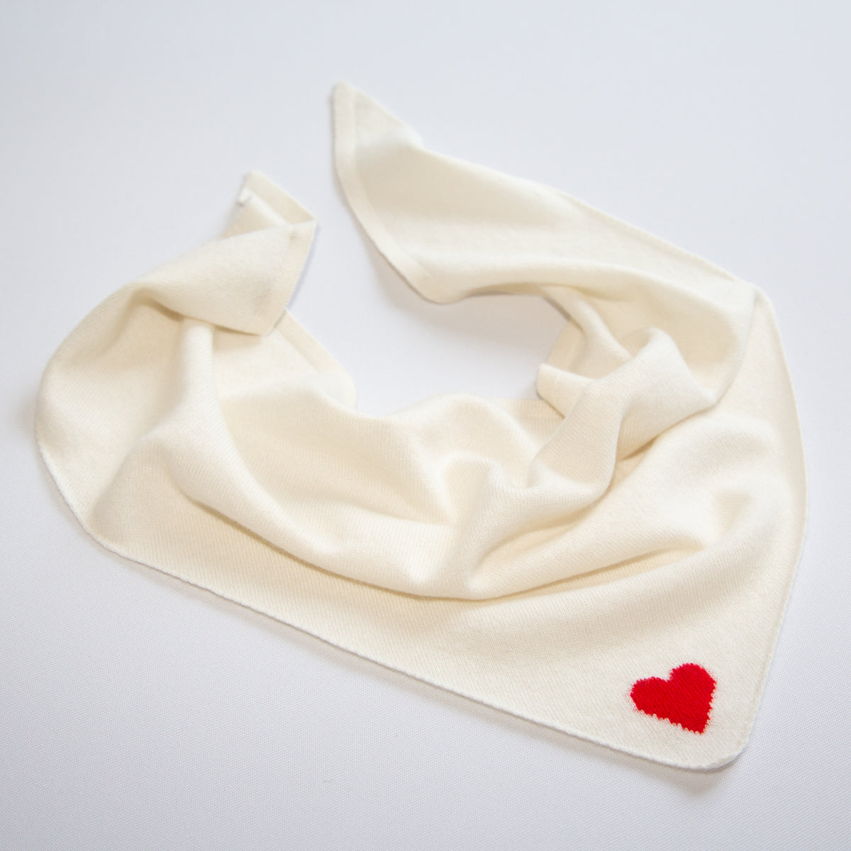 LITTLE HEART triangular scarf