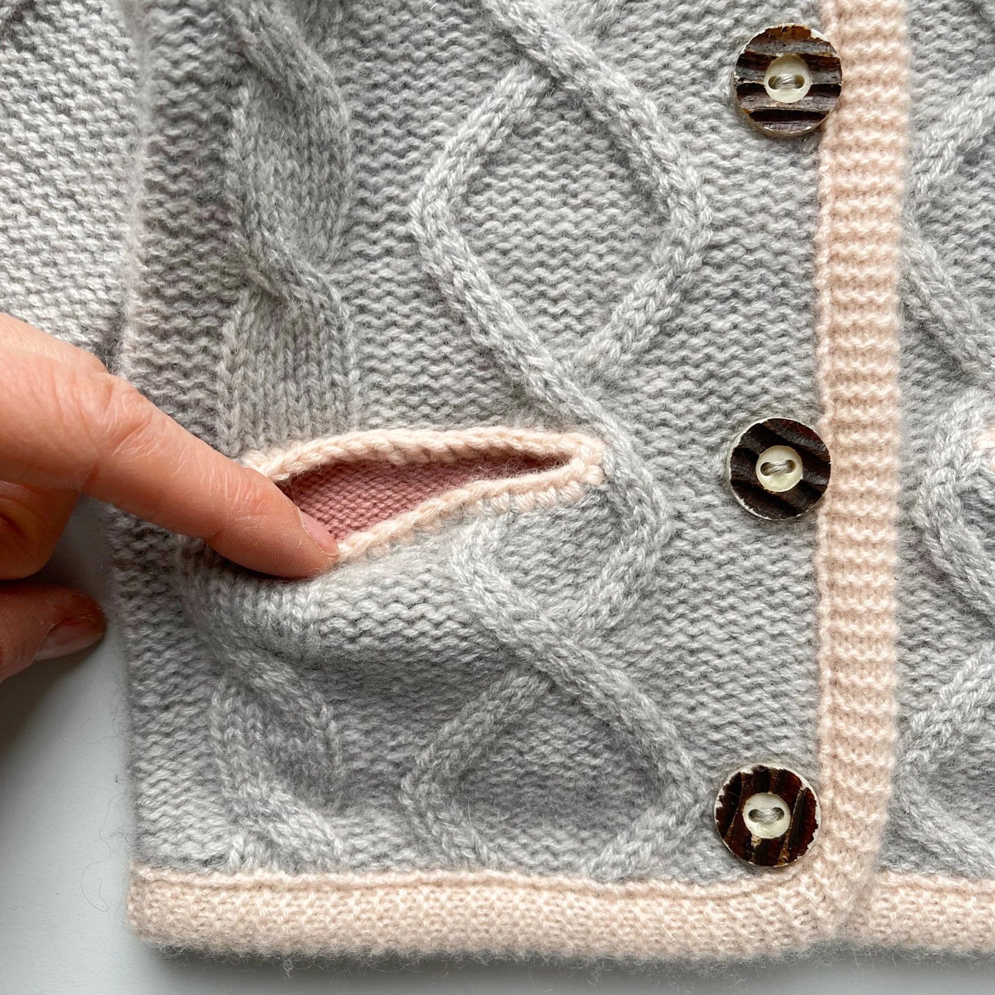 Trachten-Cardigan MAXI mit Aranmuster