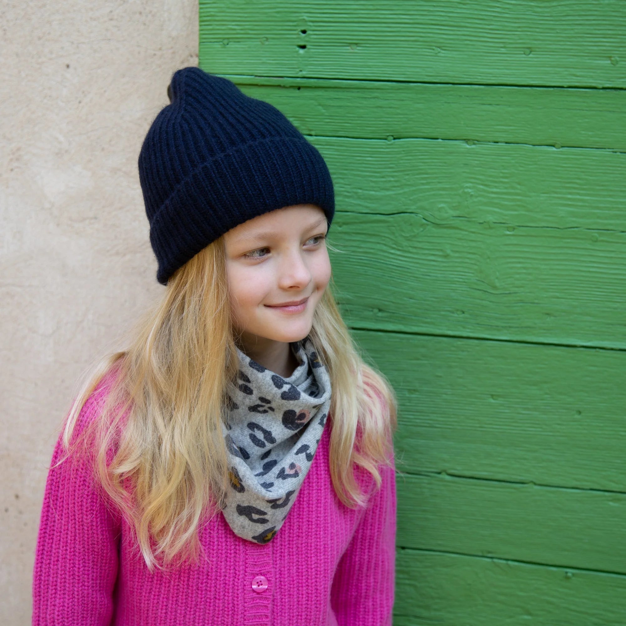 LEO triangular scarf