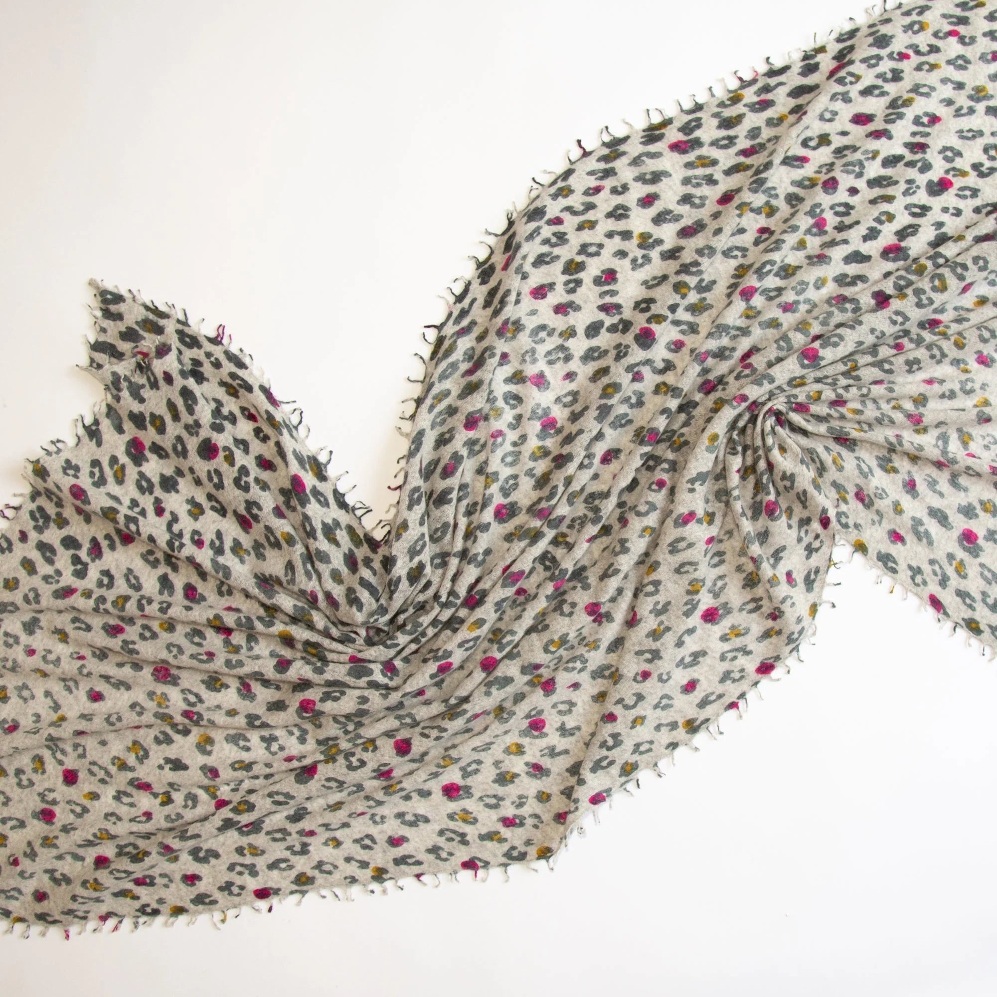 CAMILLE scarf with leopard print